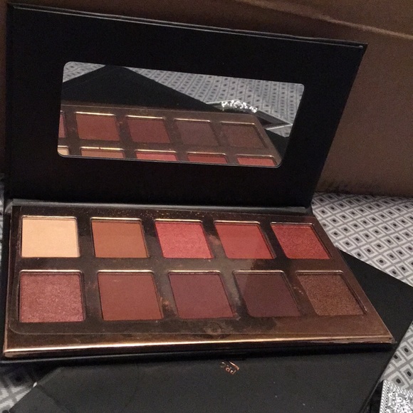 The Crown Pro Palette - Picture 1 of 1